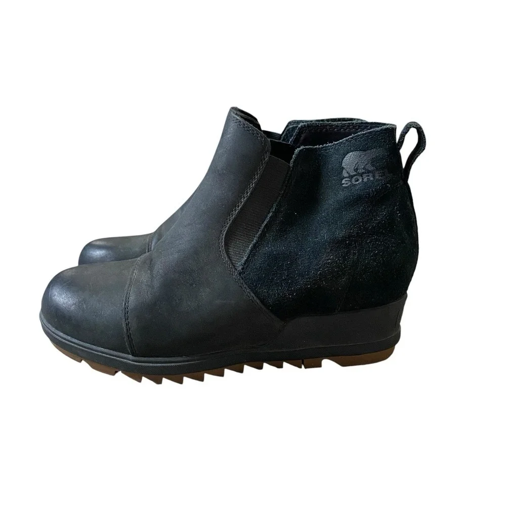 Sorel Joan of Arctic Wedge III Chelsea Boots Size 7 EU 38 Black Leather Comfort